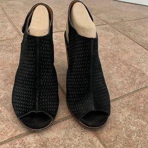 Vince Camuto heels size 9